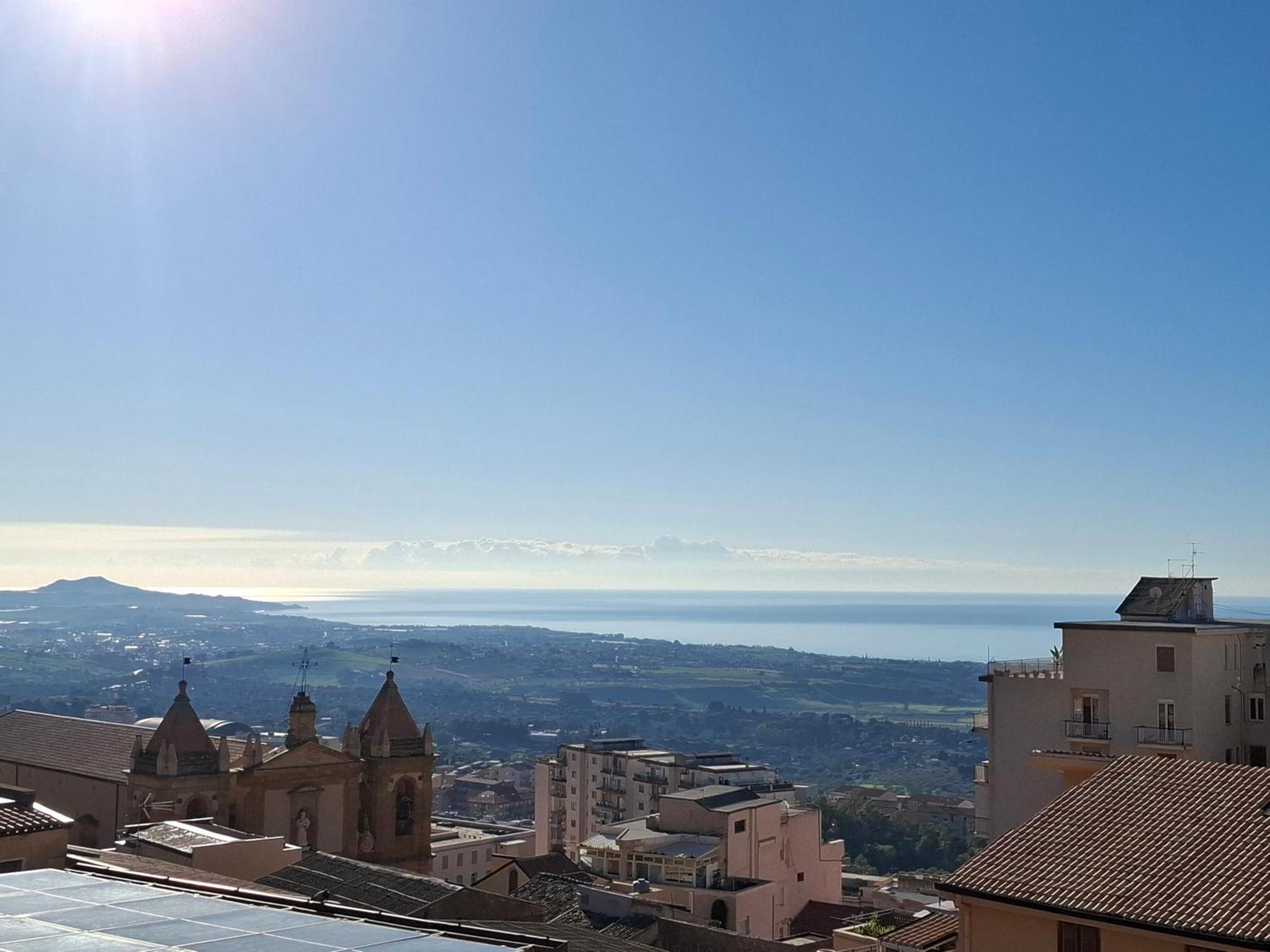 B&B Batara - "La Terrazza Del Centro" Αγκριτζέντο Εξωτερικό φωτογραφία